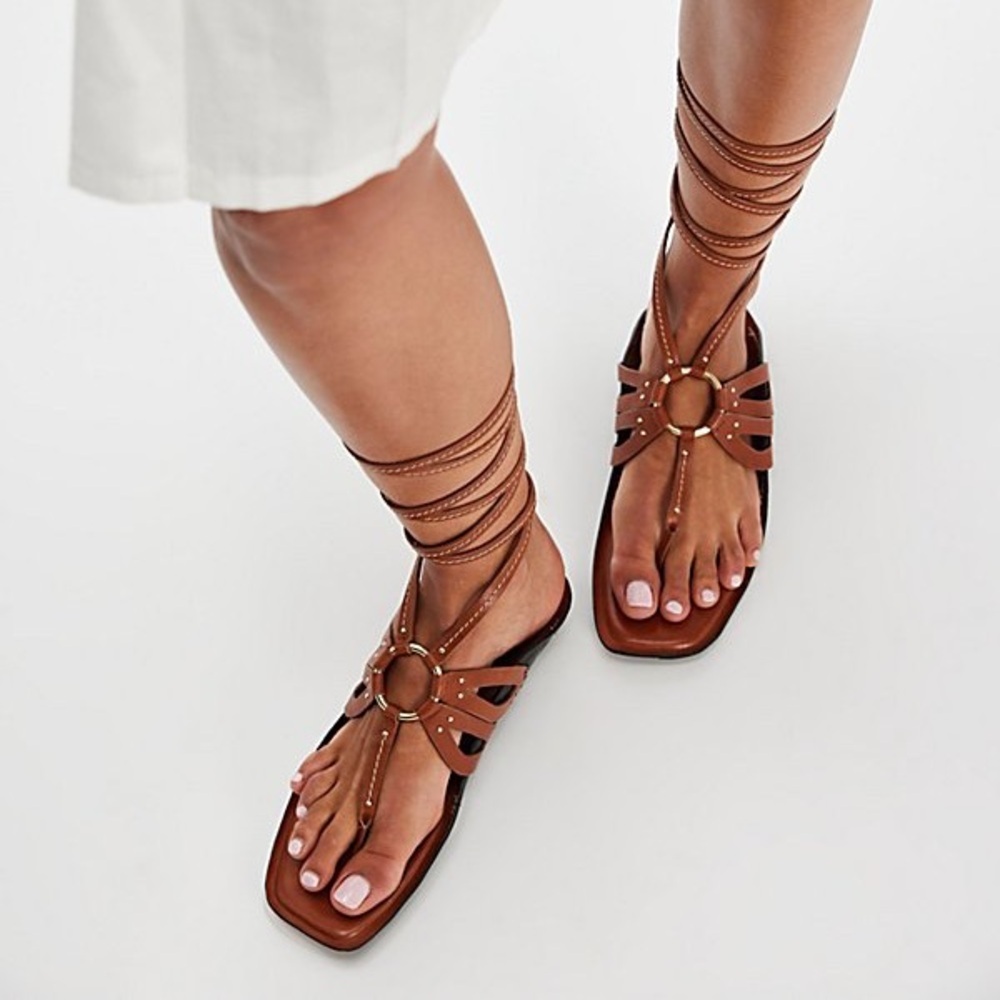 Free People • Dragonfly wrap leather sandals